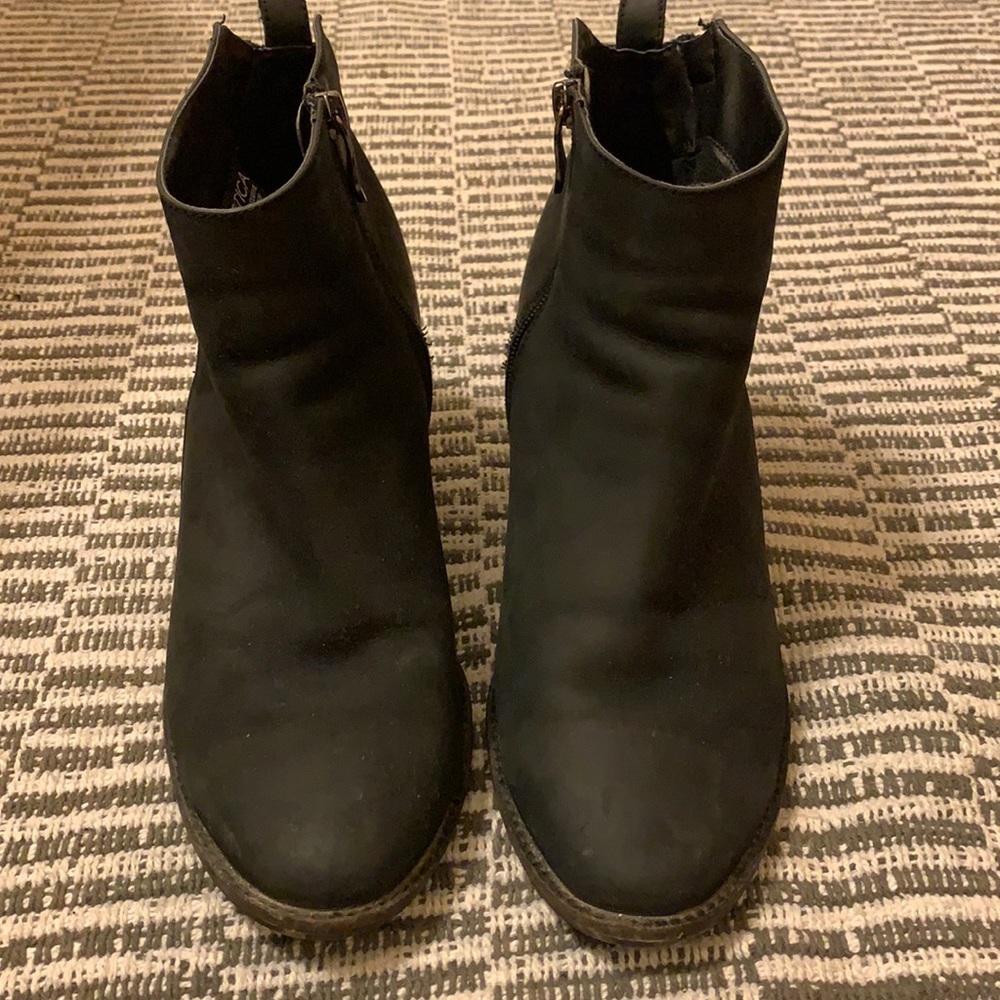⭐️FREE/$25 purchase⭐️ Arctica suede boots